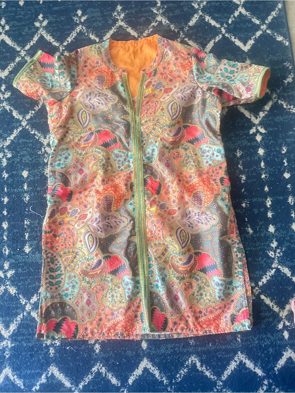 Paisley Embellished Embroidery kurta in Multicolor